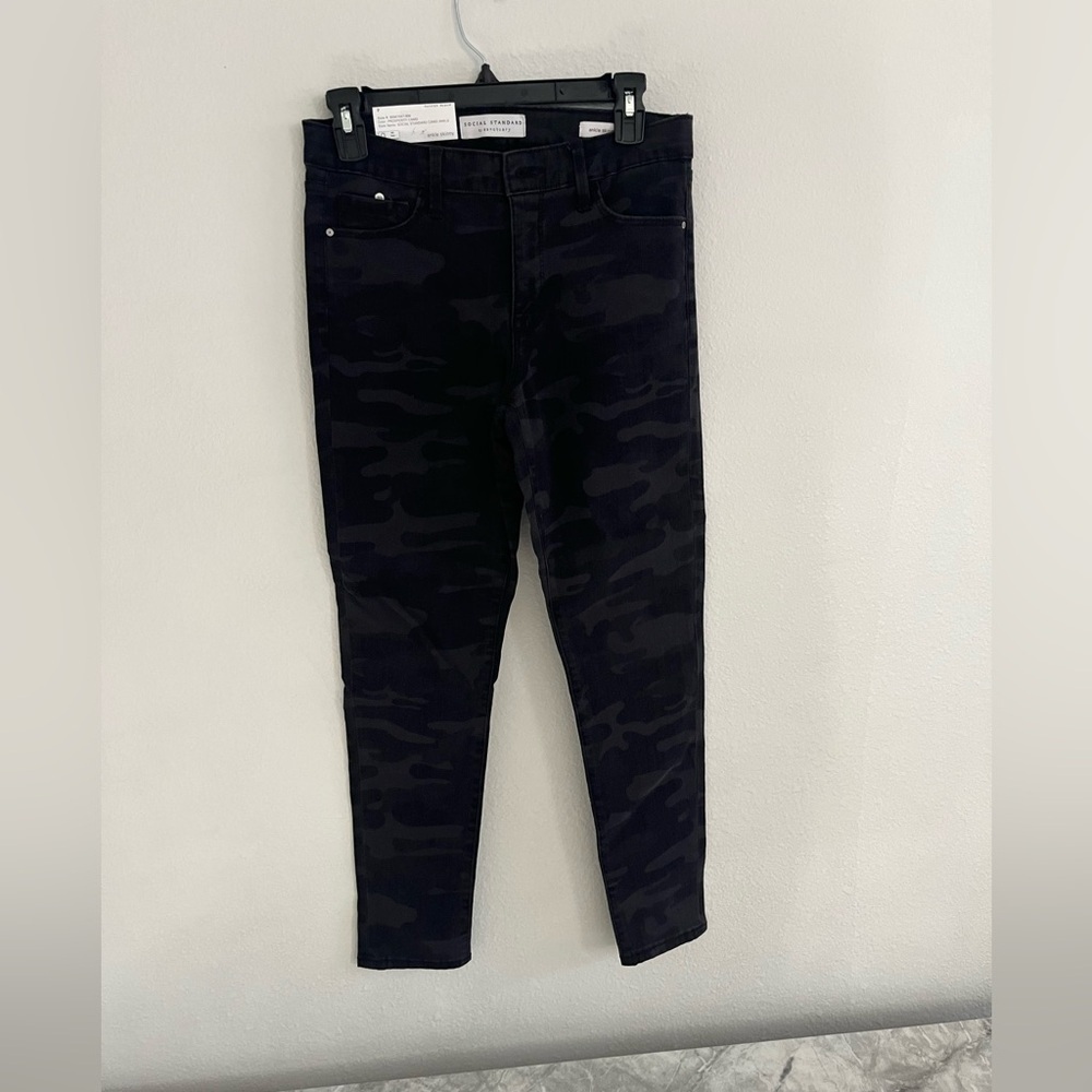 Social Standard By Sanctuary Woman Ankle Skinny Jeans, Size 4